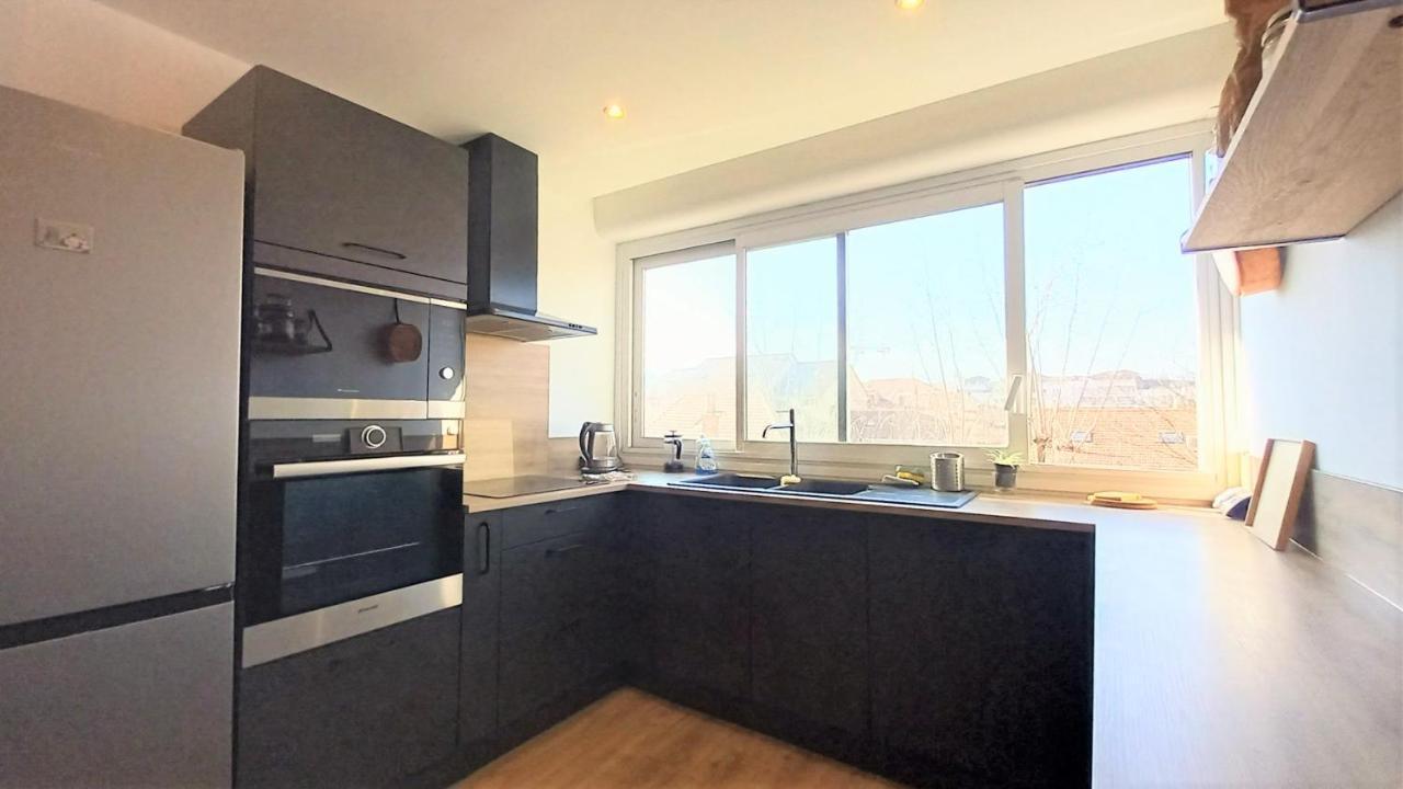 Magnifique Cocon - Metro A Republique - 2 Belles Chambres Avec Dressings - Wifi Gratuit - Netflix - Au Calme Absolu - Lumineux - Jardin Arbore Partage Dans La Residence Villeurbanne Eksteriør billede